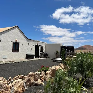 https://la-tefia.in-canary-islands.com